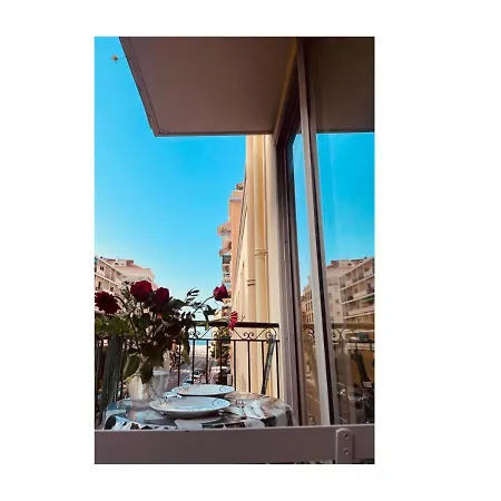 - Port De Apartamento